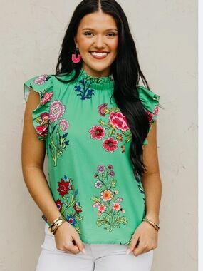 NWT The Titan Floral Flutter Sleeve Blouse Sz Large